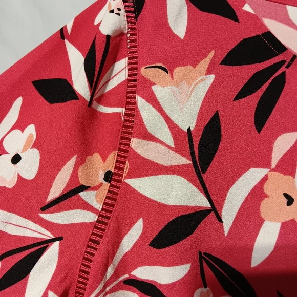 Talbots EUC Large Petite Beautiful Floral Blouse, Bell Sleeves, Side Zipper, - Picture 3 of 8